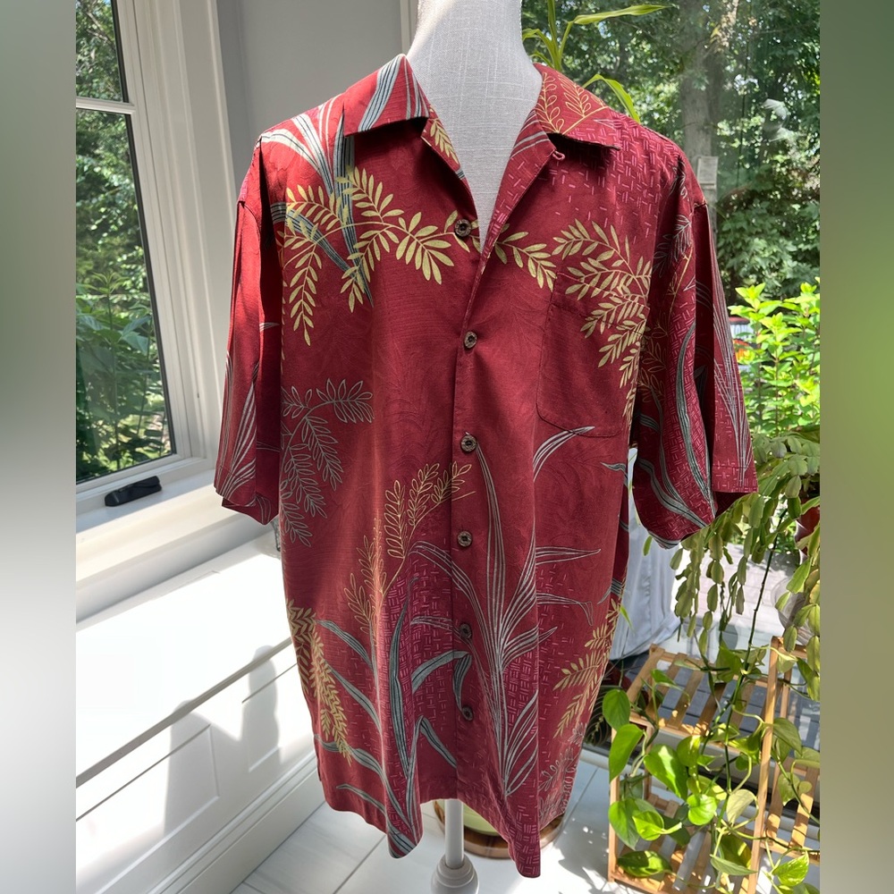 Tommy Bahama Men’s 100% silk resort shirt